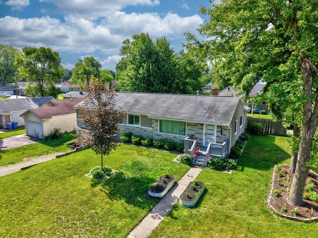 5345 Clinton River Drive, Waterford, MI 48327