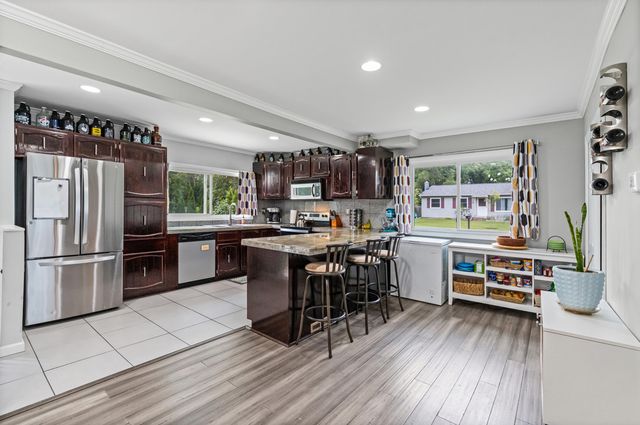 5345 Clinton River Drive, Waterford, MI 48327