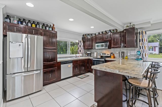 5345 Clinton River Drive, Waterford, MI 48327