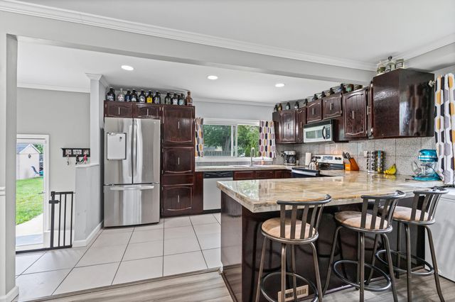 5345 Clinton River Drive, Waterford, MI 48327