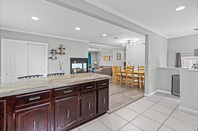 5345 Clinton River Drive, Waterford, MI 48327