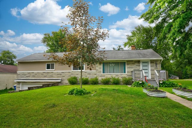 5345 Clinton River Drive, Waterford, MI 48327
