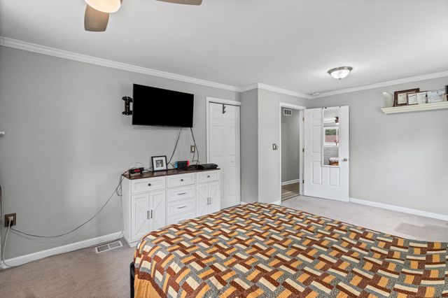 5345 Clinton River Drive, Waterford, MI 48327