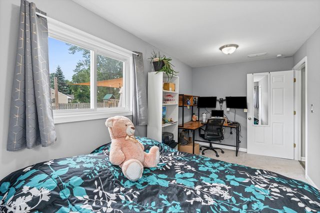 5345 Clinton River Drive, Waterford, MI 48327