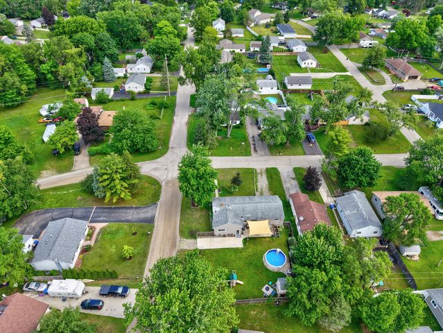5345 Clinton River Drive, Waterford, MI 48327