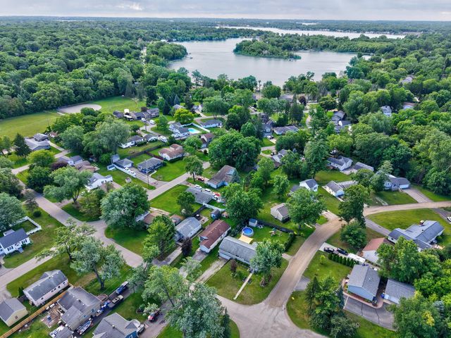 5345 Clinton River Drive, Waterford, MI 48327