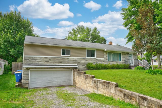 5345 Clinton River Drive, Waterford, MI 48327
