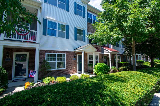7 Lager Lane 7, Patchogue, NY 11772