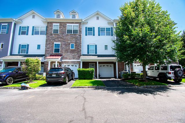 7 Lager Lane 7, Patchogue, NY 11772