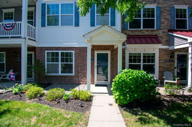 7 Lager Lane 7, Patchogue, NY 11772