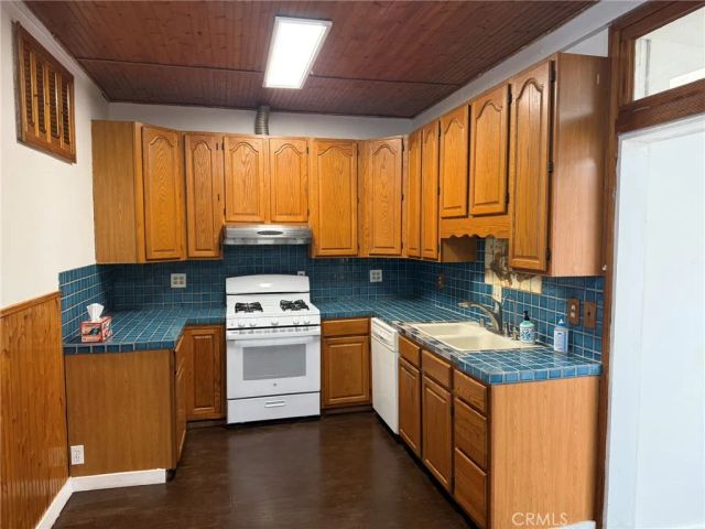 260 E South Street, Long Beach, CA 90805