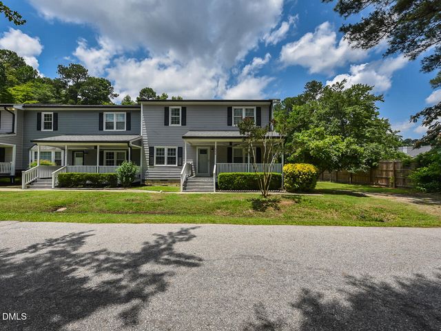 225 Douglas Street, Holly Springs, NC 27540
