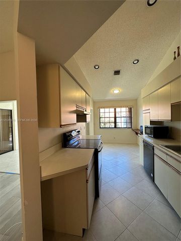 3176 Arbor Ln 2506, Hollywood, FL 33021