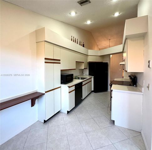 3176 Arbor Ln 2506, Hollywood, FL 33021