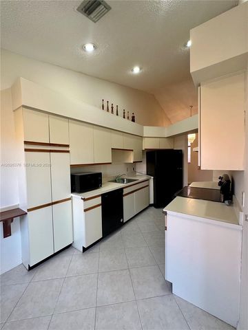 3176 Arbor Ln 2506, Hollywood, FL 33021