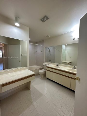 3176 Arbor Ln 2506, Hollywood, FL 33021