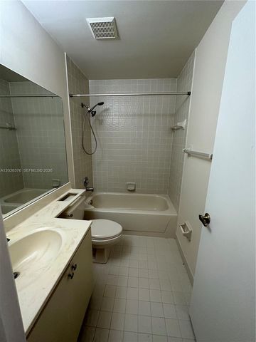 3176 Arbor Ln 2506, Hollywood, FL 33021