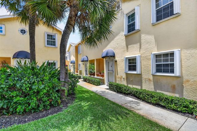 341 Waterside Drive 341, Hypoluxo, FL 33462