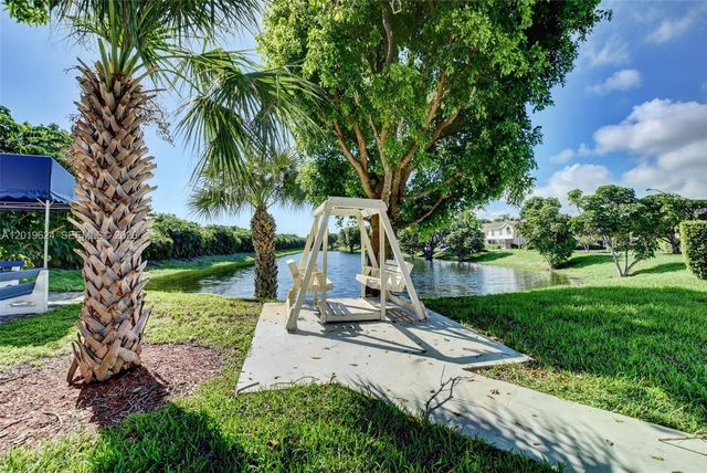 341 Waterside Drive 341, Hypoluxo, FL 33462