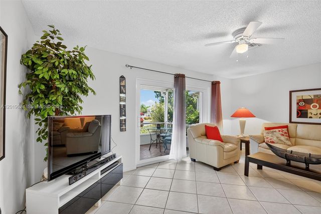 341 Waterside Drive 341, Hypoluxo, FL 33462
