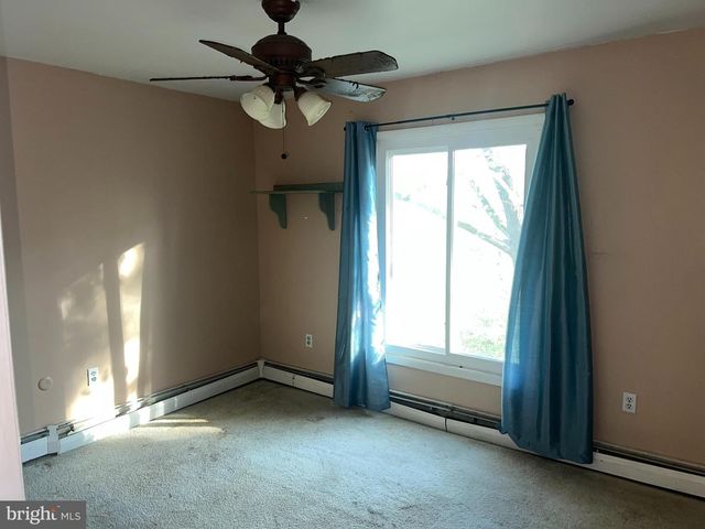 7 SHADY LN, Lincoln University, PA 19352