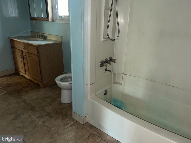 7 SHADY LN, Lincoln University, PA 19352