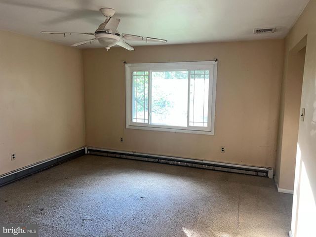 7 SHADY LN, Lincoln University, PA 19352