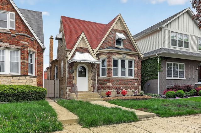 5624 W Pensacola Avenue, Chicago, IL 60634
