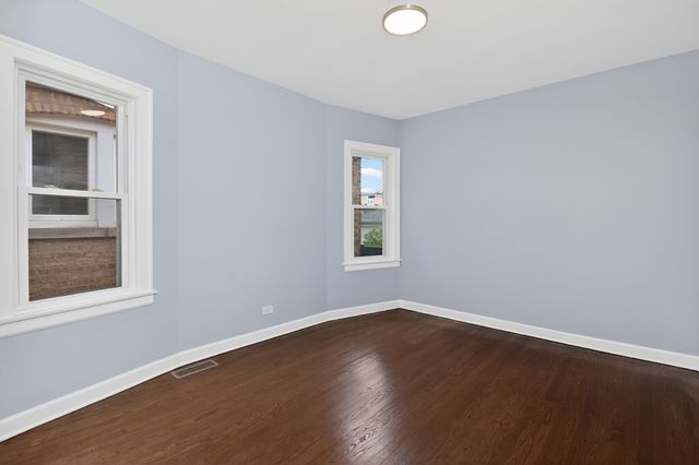 5624 W Pensacola Avenue, Chicago, IL 60634