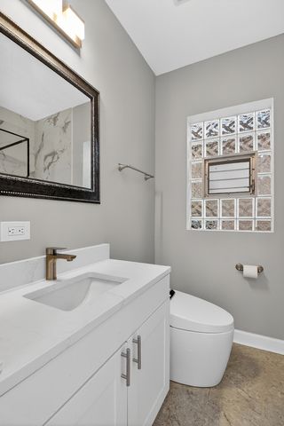 5624 W Pensacola Avenue, Chicago, IL 60634