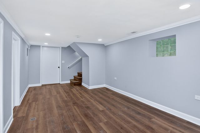 5624 W Pensacola Avenue, Chicago, IL 60634