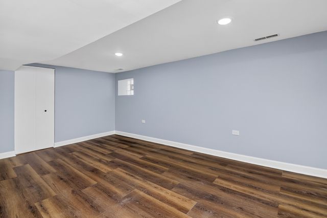 5624 W Pensacola Avenue, Chicago, IL 60634