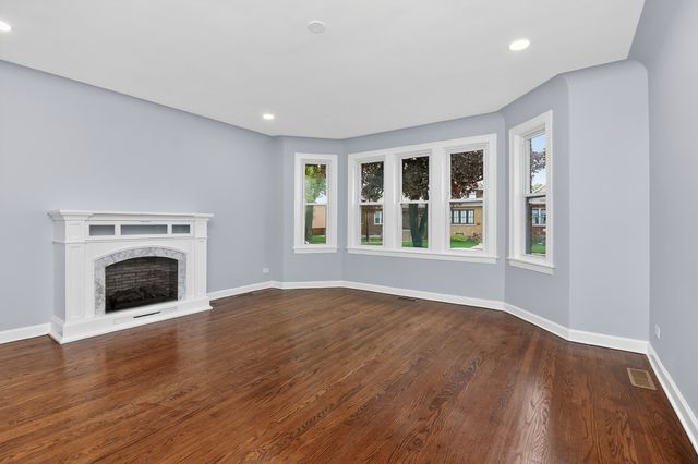 5624 W Pensacola Avenue, Chicago, IL 60634