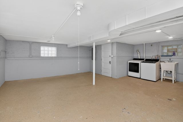 5624 W Pensacola Avenue, Chicago, IL 60634