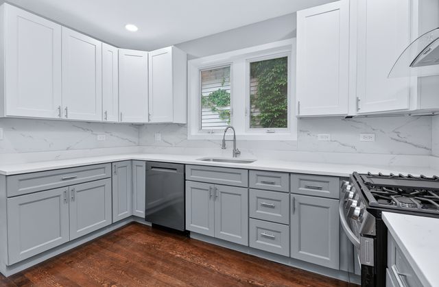 5624 W Pensacola Avenue, Chicago, IL 60634