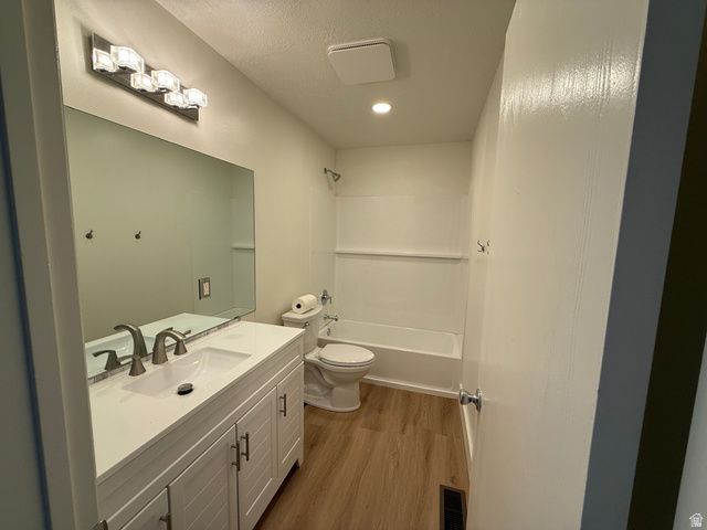 704 S ORCHARD DR, Bountiful, UT 84010