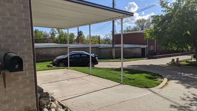 704 S ORCHARD DR, Bountiful, UT 84010