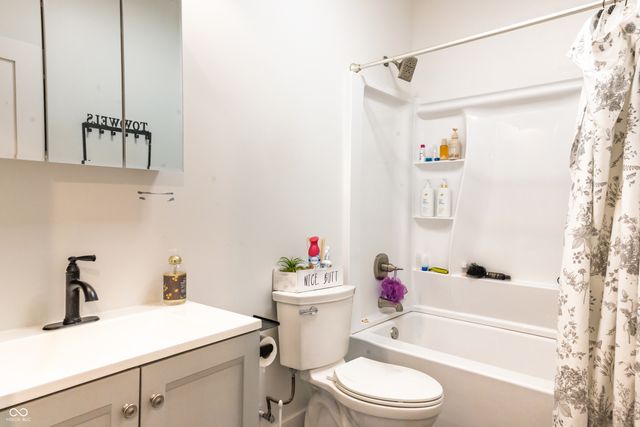 6661 W 100 N, Greenfield, IN 46140