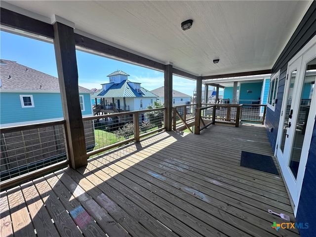 86 Kingfisher Street, Port O'connor, TX 77982