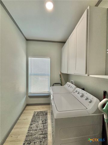 86 Kingfisher Street, Port O'connor, TX 77982