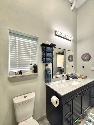 86 Kingfisher Street, Port O'connor, TX 77982