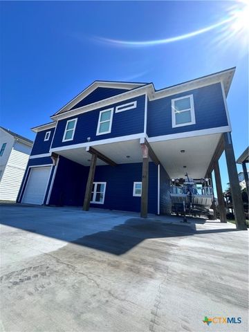 86 Kingfisher Street, Port O'connor, TX 77982