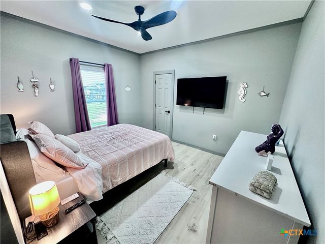 86 Kingfisher Street, Port O'connor, TX 77982