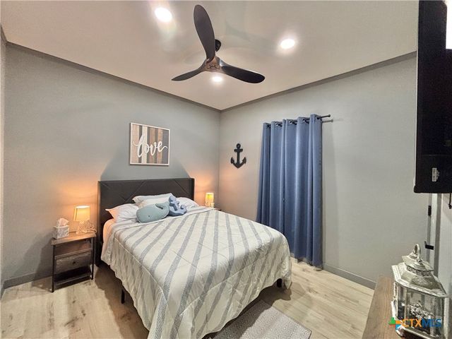 86 Kingfisher Street, Port O'connor, TX 77982