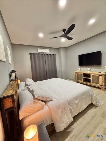 86 Kingfisher Street, Port O'connor, TX 77982