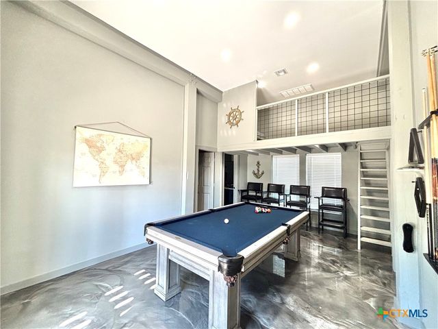 86 Kingfisher Street, Port O'connor, TX 77982