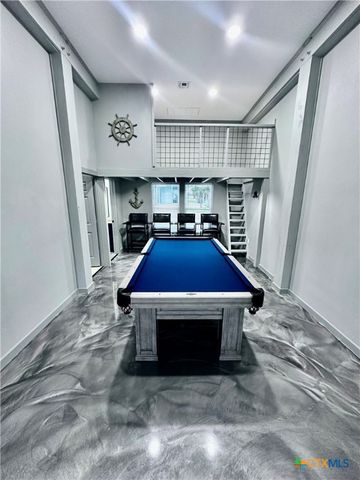 86 Kingfisher Street, Port O'connor, TX 77982