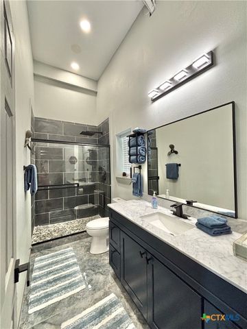 86 Kingfisher Street, Port O'connor, TX 77982