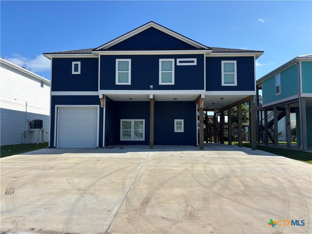 86 Kingfisher Street, Port O'connor, TX 77982
