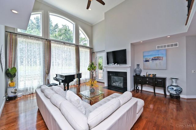 7933 Elbrecht Drive, Montgomery, OH 45242